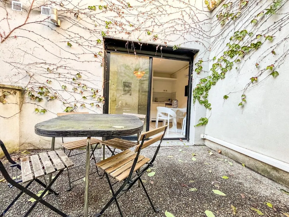 Suite Cumba Villeurbanne 0*,